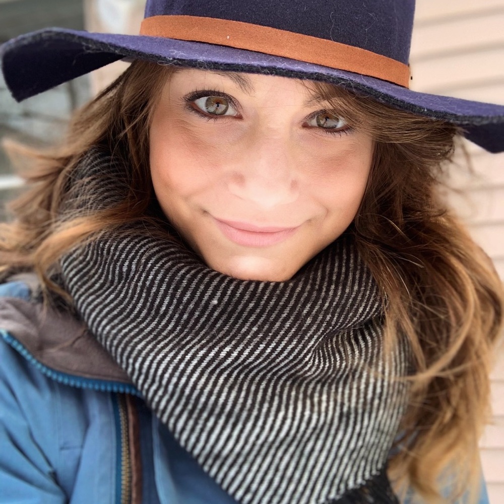 Meet your Posher, Kendra